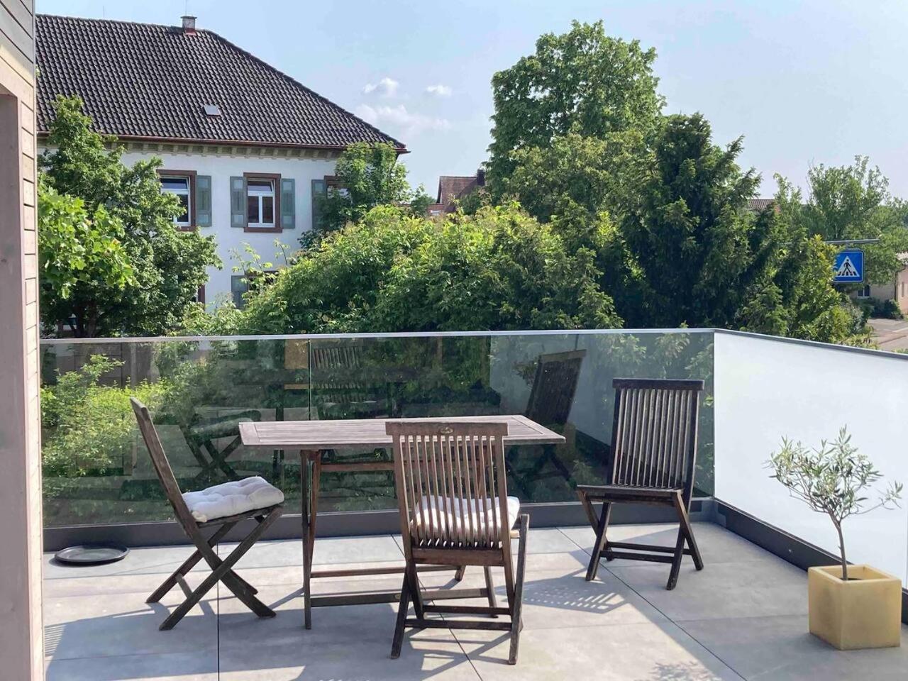 Neues Penthouse-Loft Mit Konuskarte Fuer Gratis Oepnv Apartman Ehrenkirchen Kültér fotó