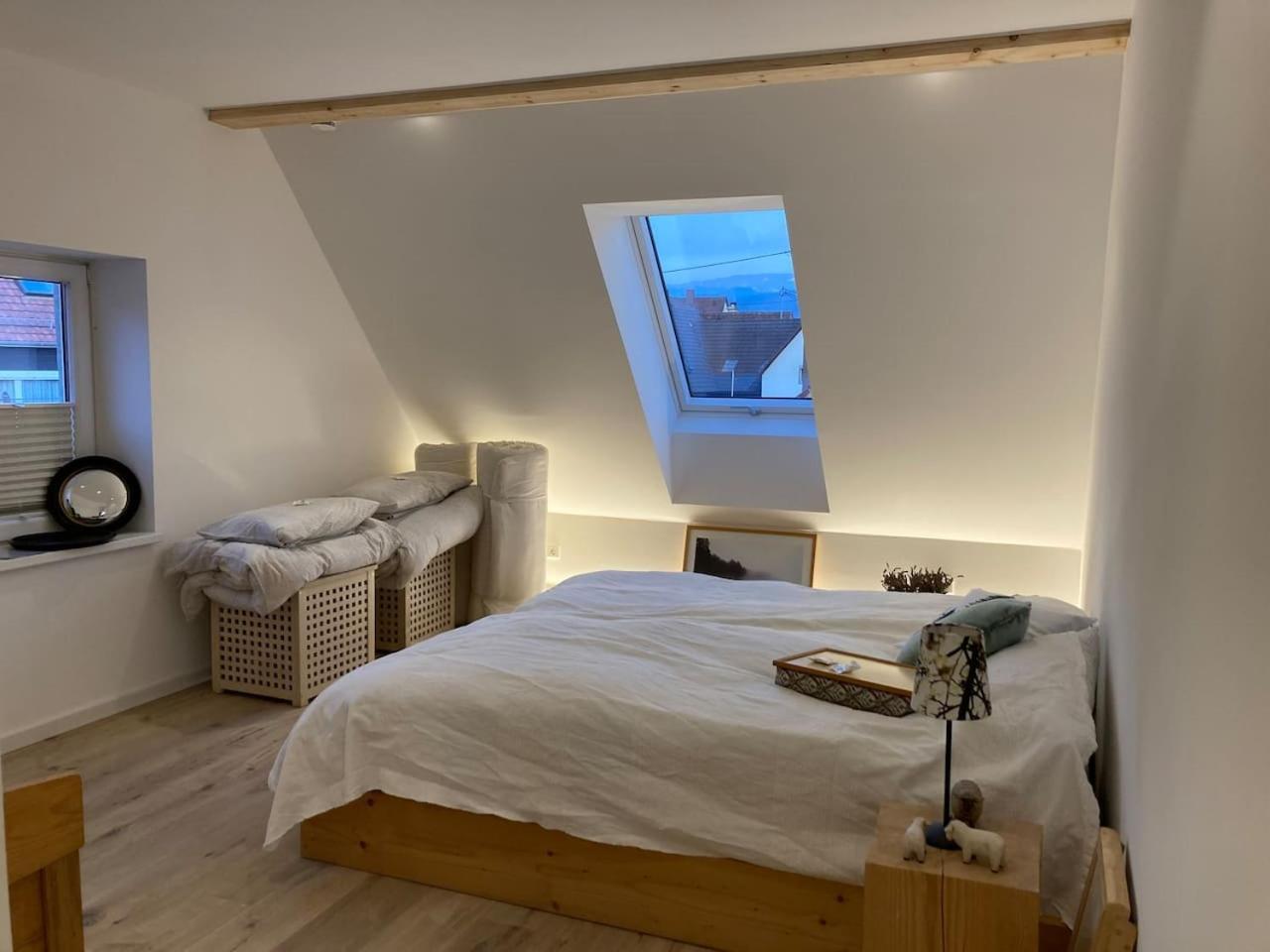 Neues Penthouse-Loft Mit Konuskarte Fuer Gratis Oepnv Apartman Ehrenkirchen Kültér fotó